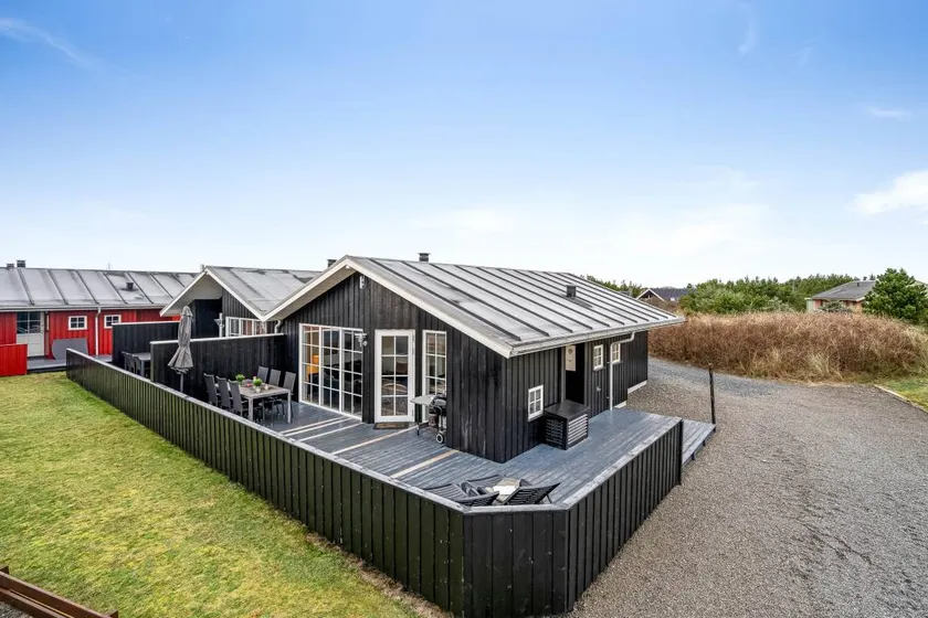 Cottage with terrace & BBQ - Image 1