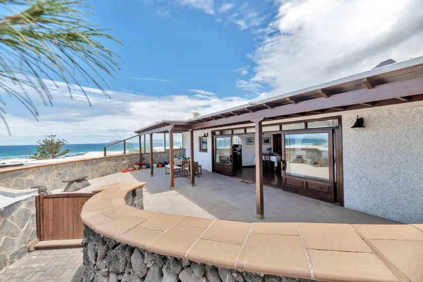Fully equipped pleasant bungalow with garden, private pool & BBQ | Beach view | Beach nearby - Image 1