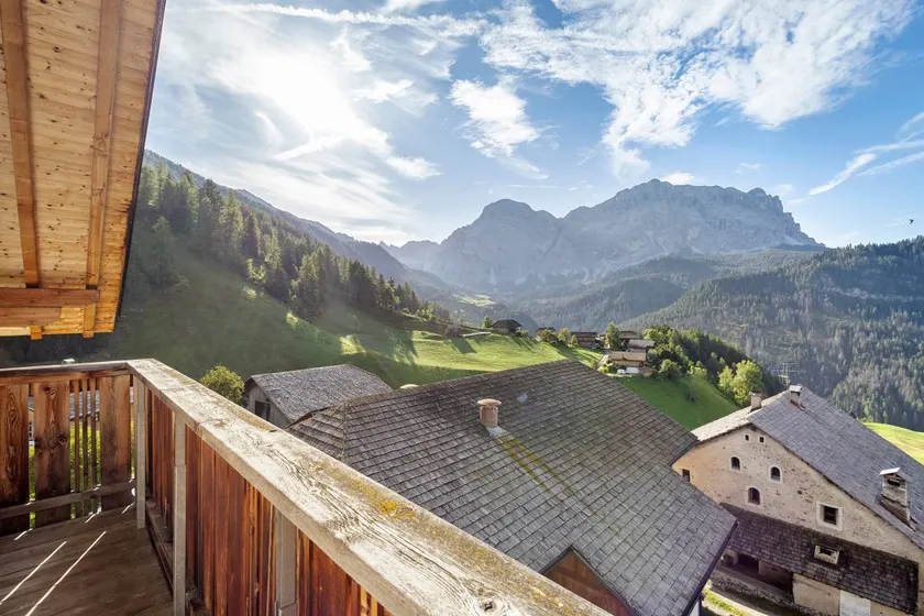 Apartment with terrace & garden | Garden view - Image 1