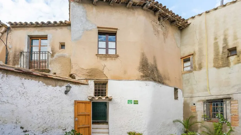 House with terrace & barbeque - Image 1