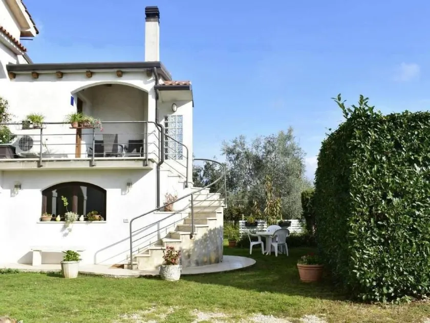 Flat with terrace | Nature view - Image 1
