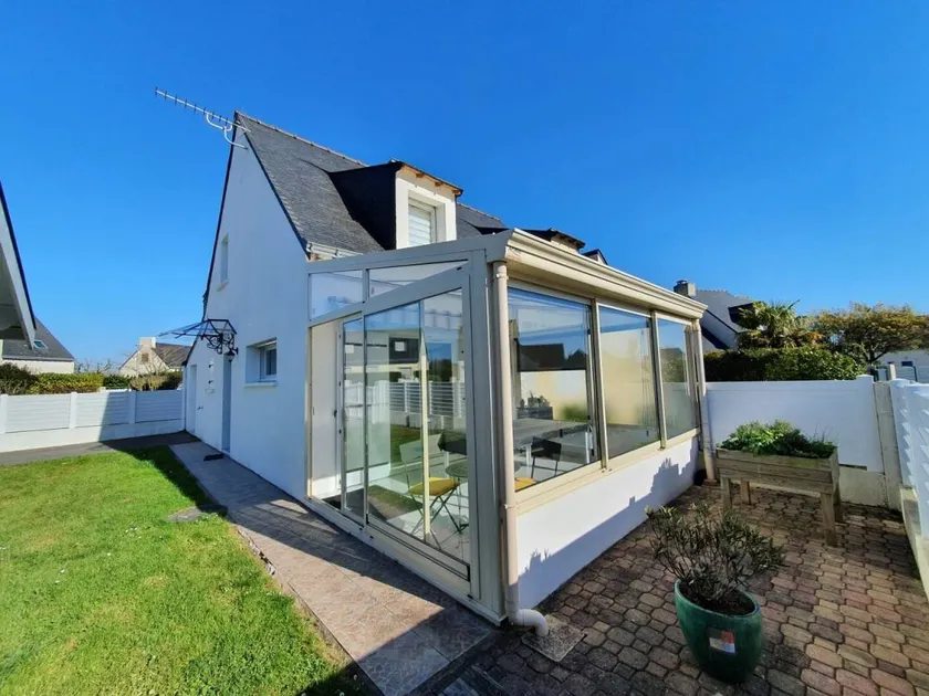 Holiday home with garden & barbeque - Image 1