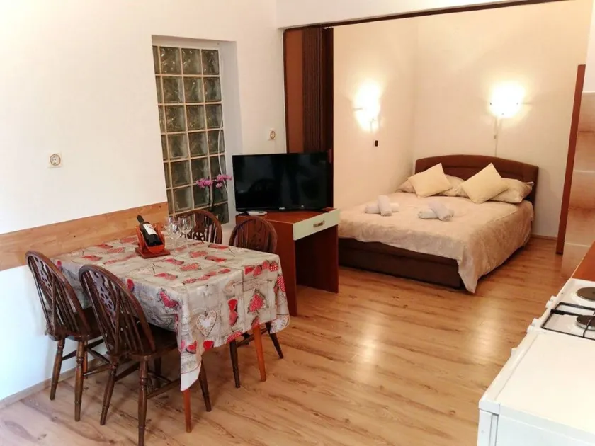Flat with terrace | Next to the beach - Image 1