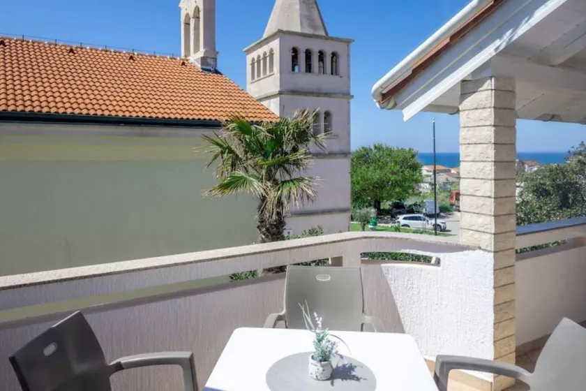 Appartement avec barbecue et terrasse | Vue jardin - Image 1