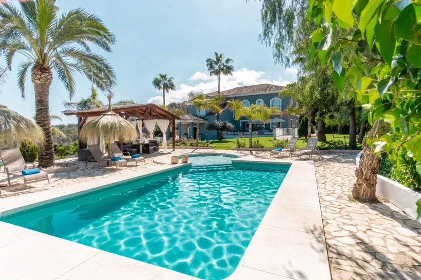 Children-friendly charming villa with private pool, terrace & garden | Mountain view - Image 1