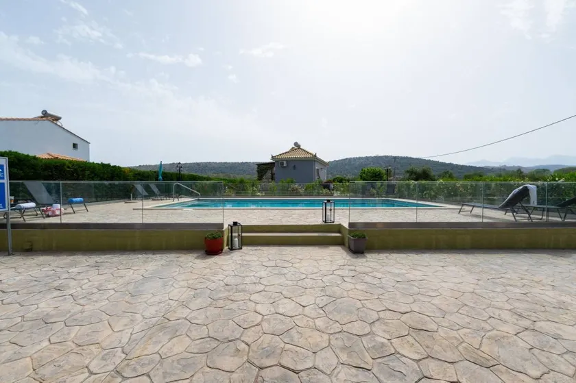 Appartement de vacances adapté aux familles avec piscine, barbecue et terrasse | Vue mer | À côté de la plage | Avec animaux autorisés - Image 1