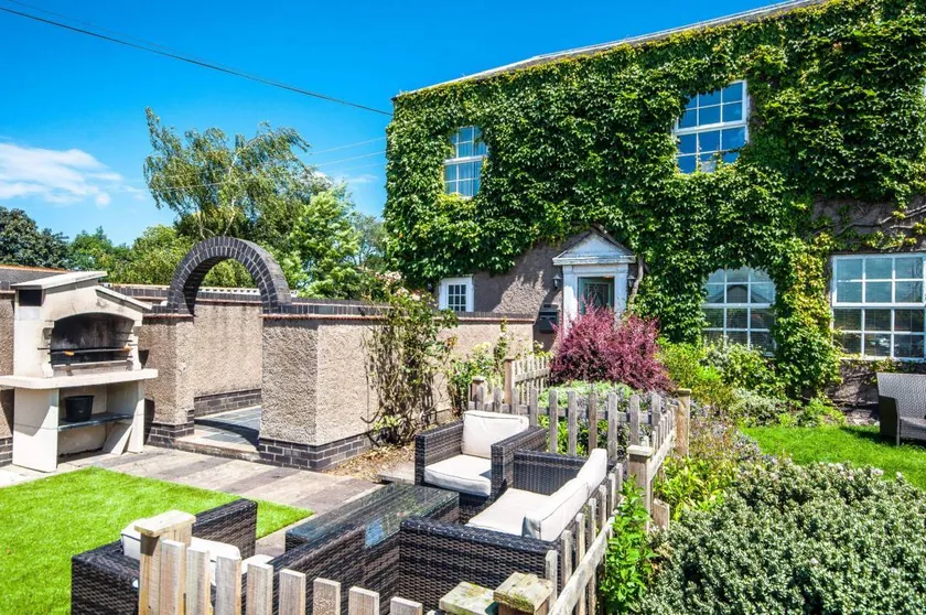 Apartment with barbecue & garden - Image 1