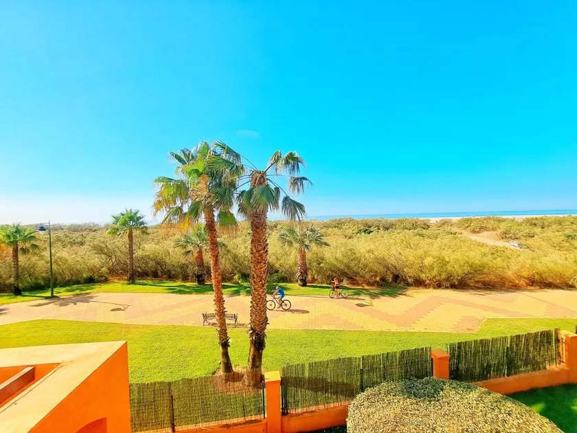 Flat with garden, terrace & pool - Image 1