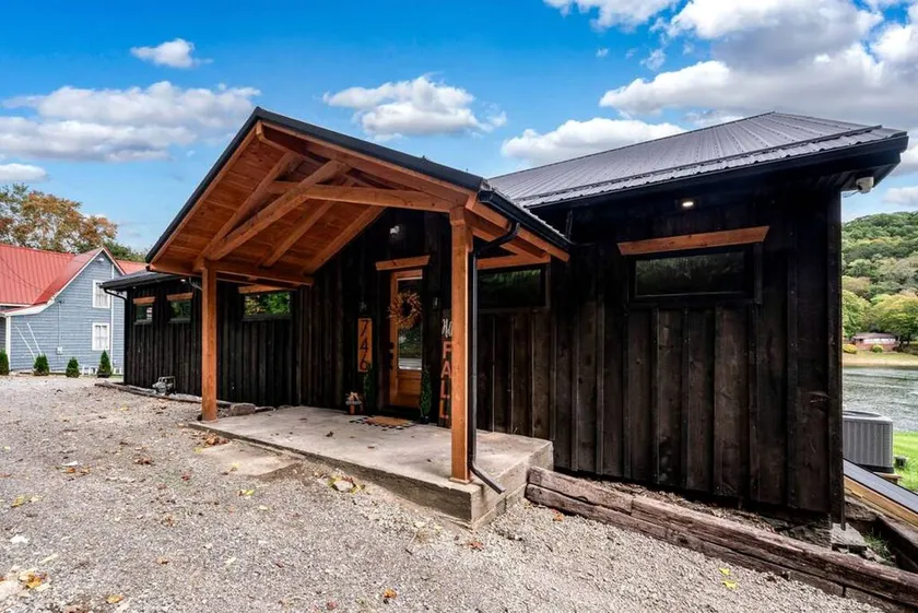 Family Fun by the River: Unmatched Cabin Experience in Pennsylvania - Image 1
