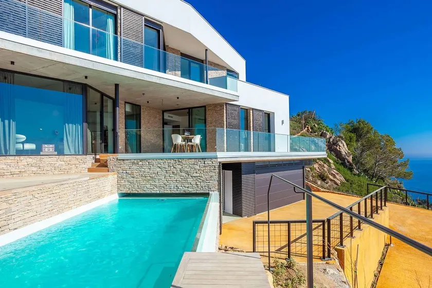 Villa mit Pool, Whirlpool und Terrasse | Panoramablick - Image 1