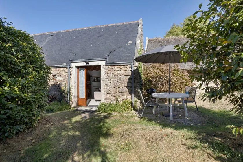 Country house 'Ty Bihan' near the beach with terrace, private garden and Wi-Fi - Image 1