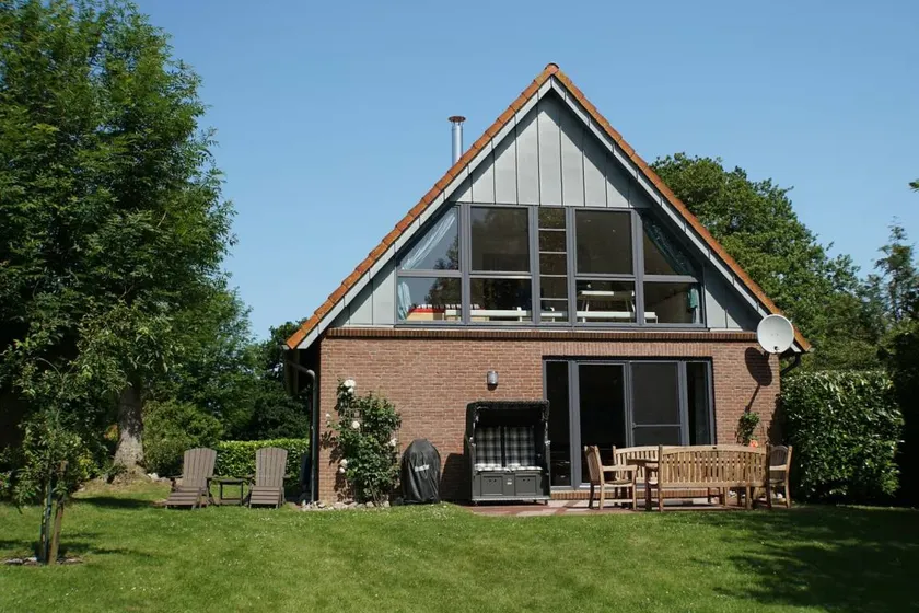 Geräumiges Ferienhaus "Sturmfrei" mit großem Garten und Terrasse - Image 1