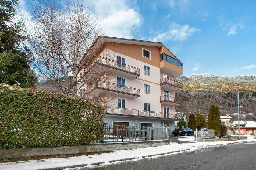 Apartamento con jardín, barbacoa y terraza | Vistas a la montaña - Image 1