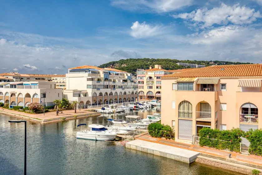 Holiday home | Sea view | Beach nearby - Image 1