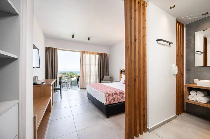 Pleasant private room with terrace, pool & garden | Garden view - Image 1