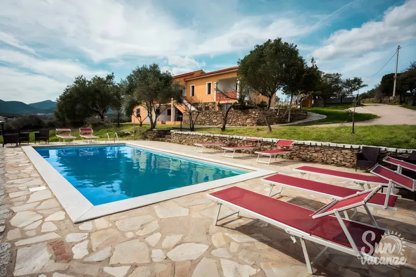 Merveilleux appartement entièrement équipé avec jardin, barbecue et piscine | Vue mer | Avec animaux acceptés - Image 1