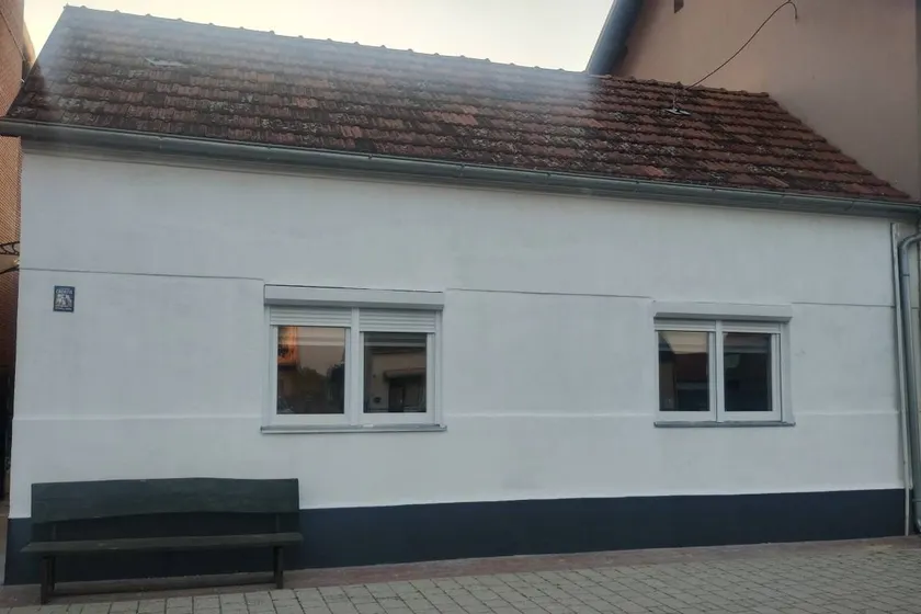 Flat with garden - Image 1