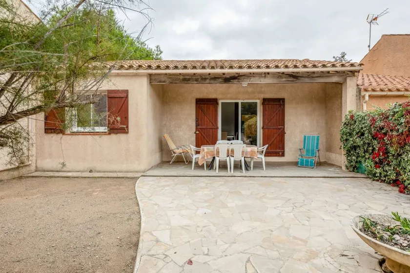 Charmante maison avec barbecue, jardin et terrasse | Vue jardin - Image 1