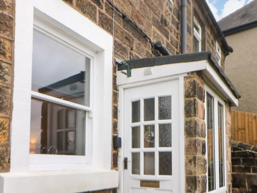 Family-oriented beautiful cottage with garden | Pets are welcome - Image 1