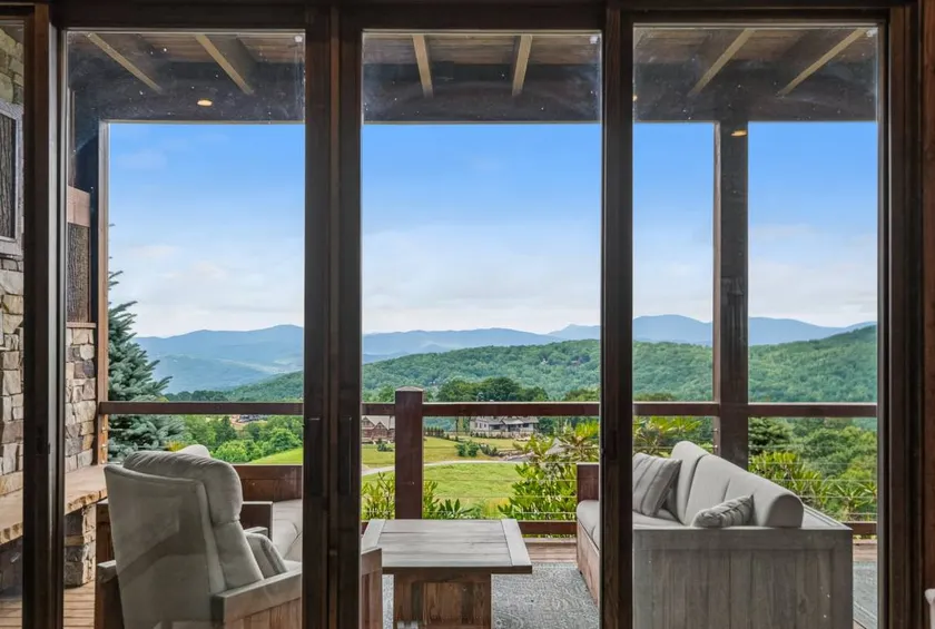 Positive Altitude at Eagles Nest - Amazing VIEWS! Close to Winery and North Pavilion! - Image 1