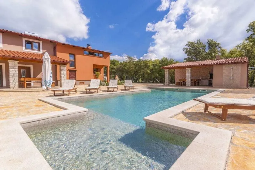 Casa vacacional con jardín y terraza - Image 1