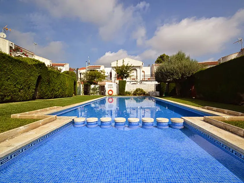House with pool, terrace & barbeque - Image 1