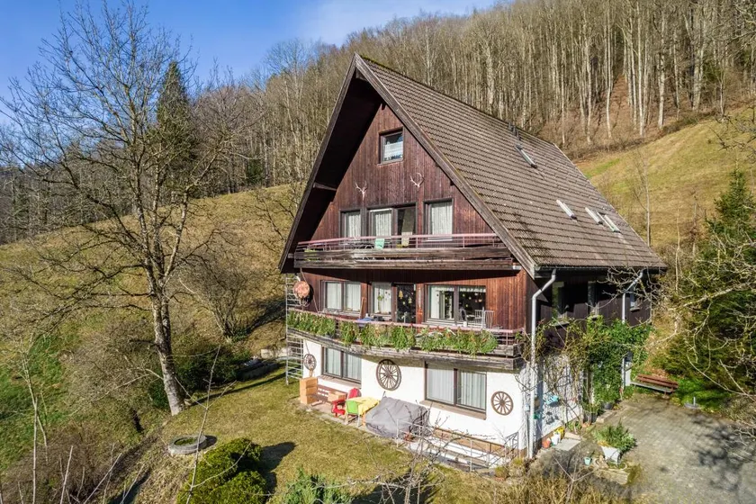 Flat with garden & terrace | Garden view - Image 1