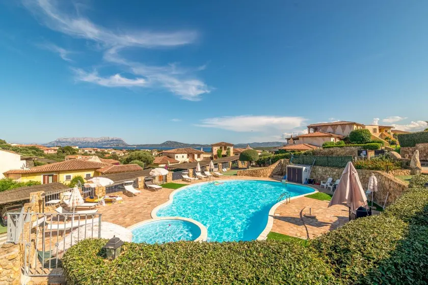 Merveilleux appartement adapté aux familles avec jardin et terrasse | Vue mer - Image 1