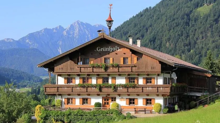 Child-friendly flat with pool, BBQ & terrace | Ski nearby - Image 1