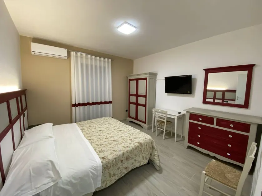 Apartment with garden & terrace | Garden view | Perfect for remote work - Image 1