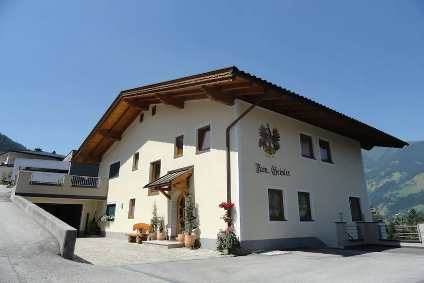 Fully equipped wonderful house with terrace & garden | Pets are welcome - Image 1