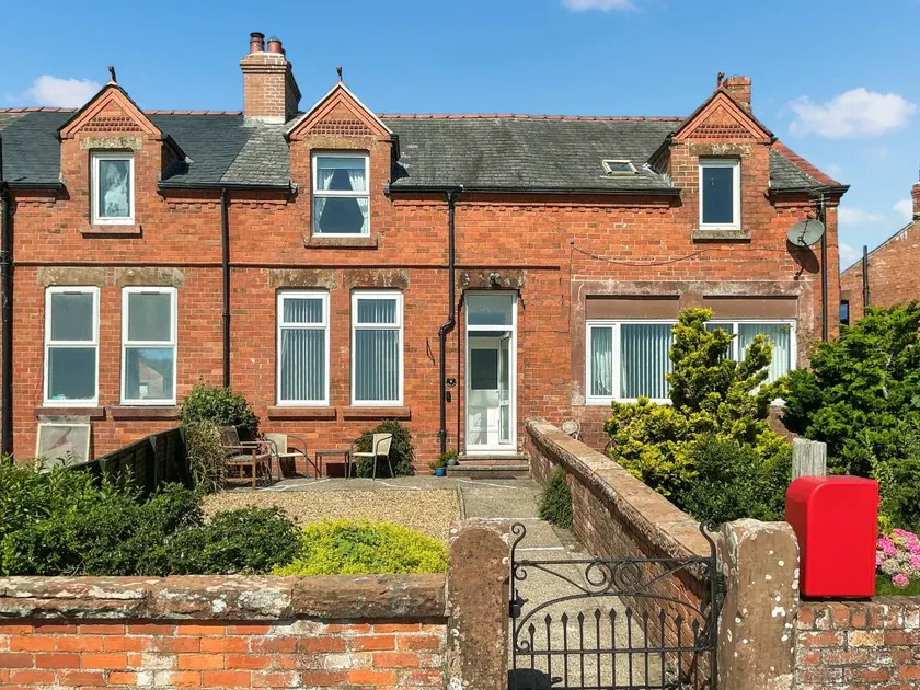 Cottage with garden | River view - Image 1