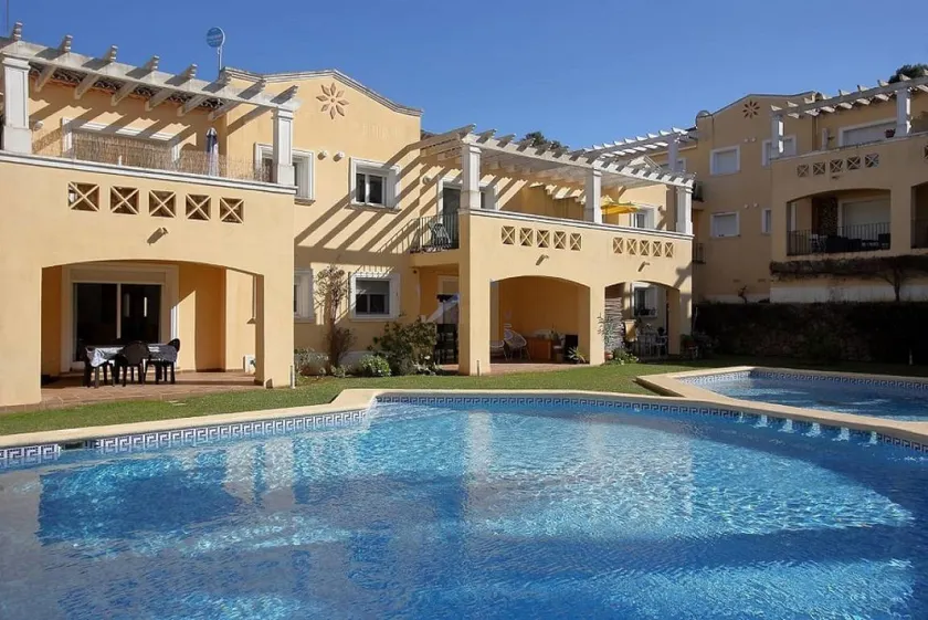 Fully equipped charming holiday apartment with BBQ, terrace & pool | Mountain view | Pet-friendly - Image 1