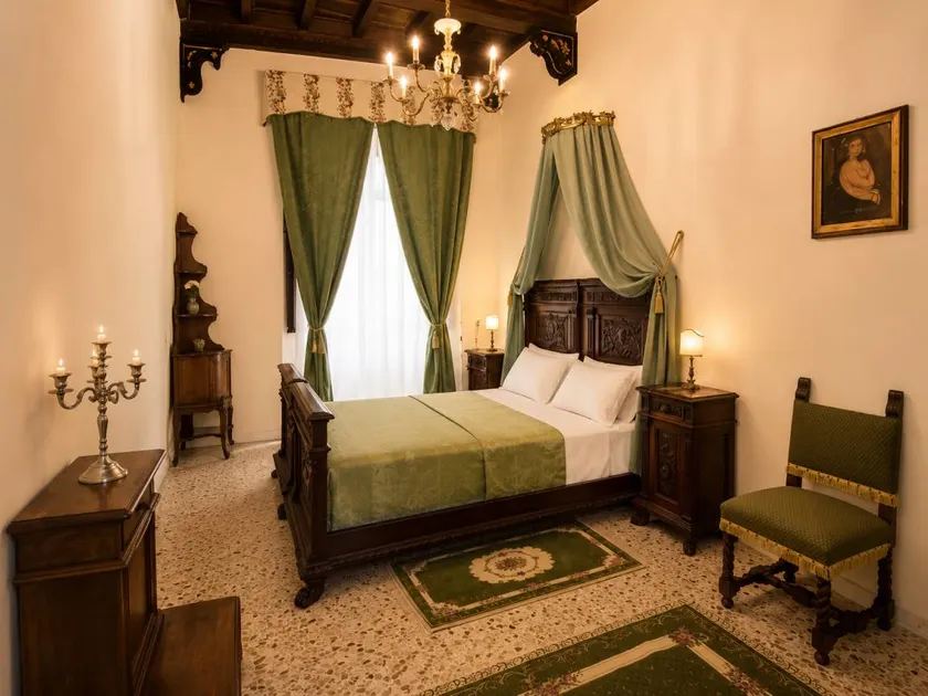 Dedicated room | Next to Piazza del Campo | City view | Pet-friendly - Image 1
