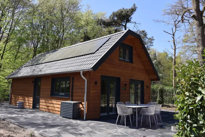 Maison de vacances avec jardin, terrasse et jacuzzi - Image 1