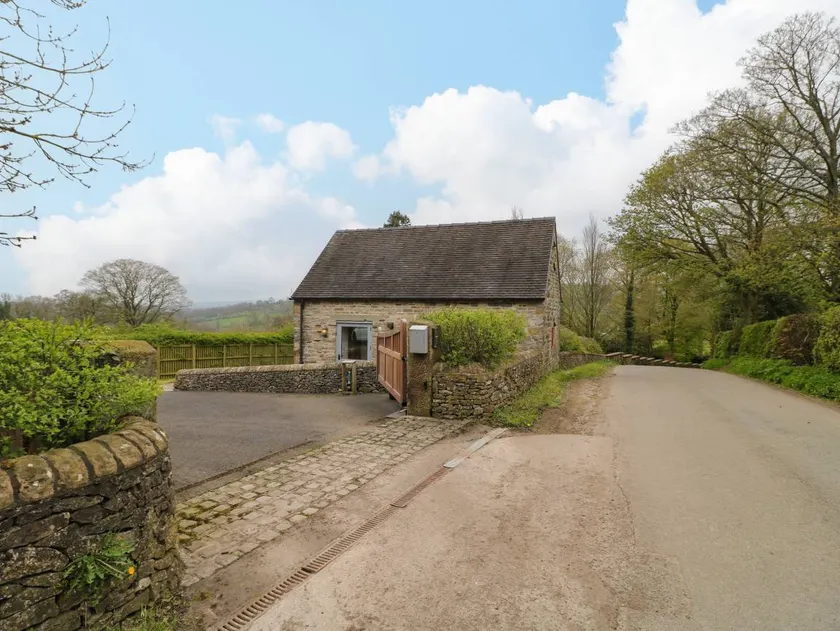 Postbox Cottage - Image 1