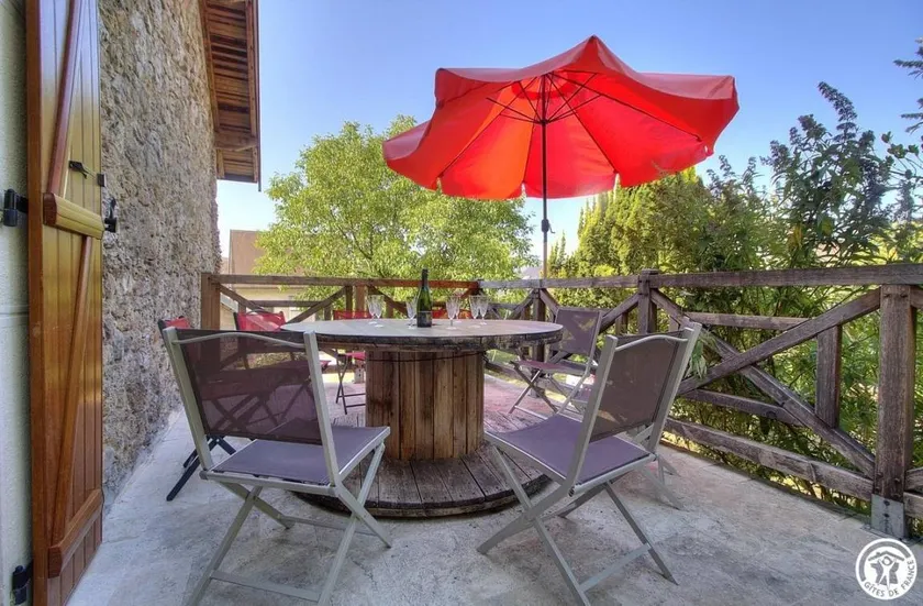 Gite with BBQ, terrace & garden - Image 1