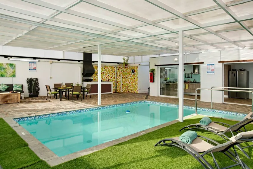 Ferienhaus 'Los Cipreses' mit Bergblick, Indoor Pool, Garten & WLAN - Image 1