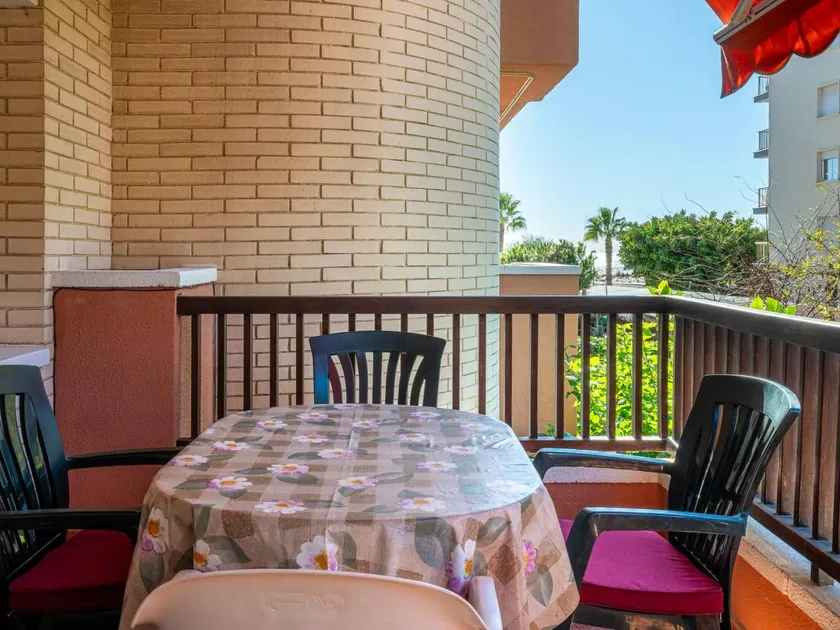 Fully equipped holiday apartment with pool | Close to the beach - Image 1