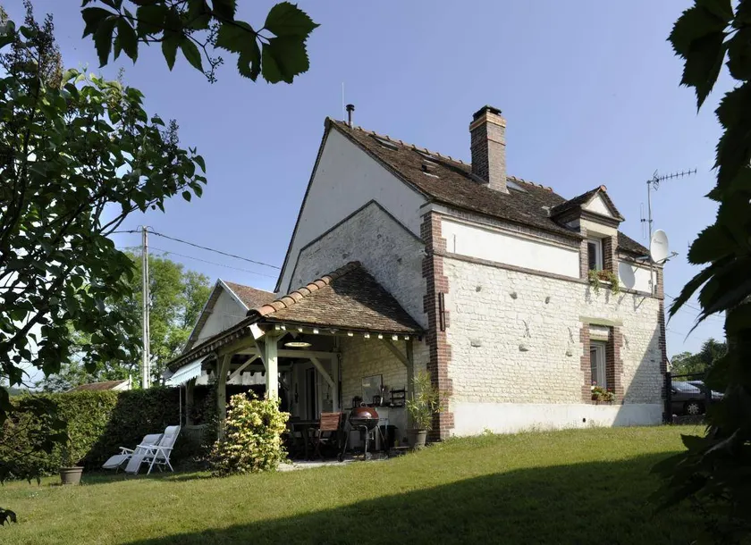 Gite with terrace, garden & BBQ - Image 1