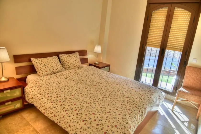 Dedicated room with garden - Image 1