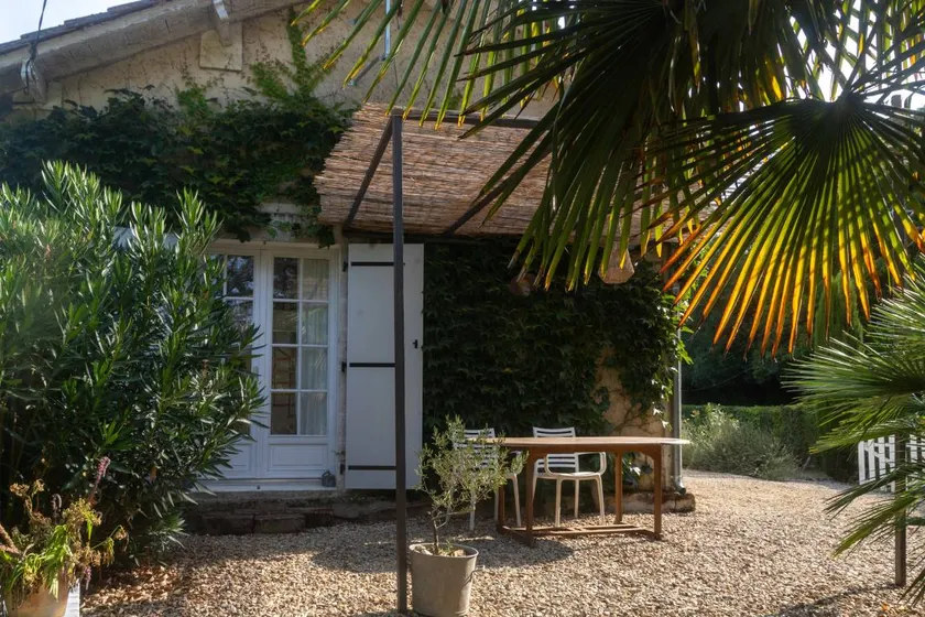Holiday Home 'Au Bord De La Charente' with Private Terrace and Garden - Image 1