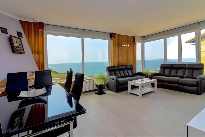 Children-friendly villa with garden, terrace & BBQ | Mountain view | Close to the beach | Pet-friendly - Image 1