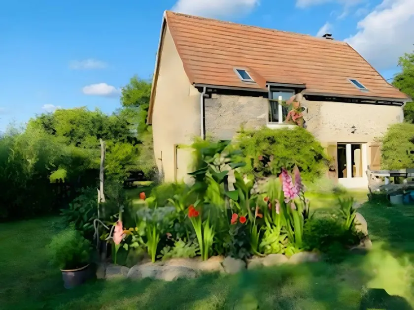 La Ruche "Tournesol" Guest Room – Nature and Tranquility Retreat - Image 1