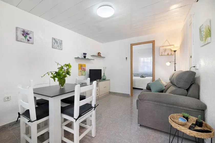 Flat with garden, barbecue & terrace | City view - Image 1