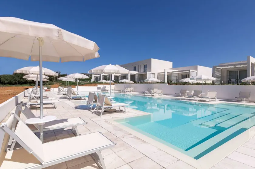 Resort with pool - Image 1