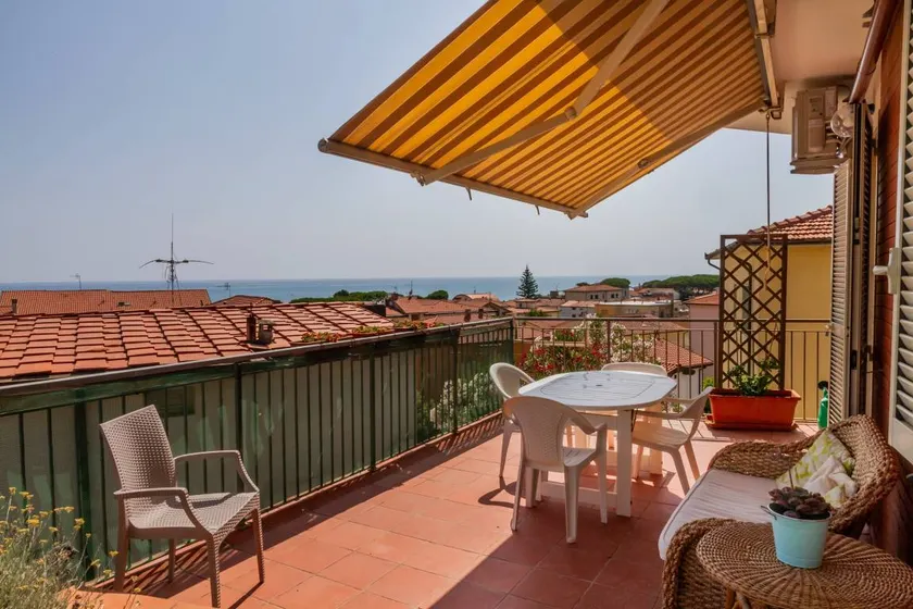 Nice holiday apartment with garden & terrace | Sea view | Beach nearby | Pets are welcome - Image 1