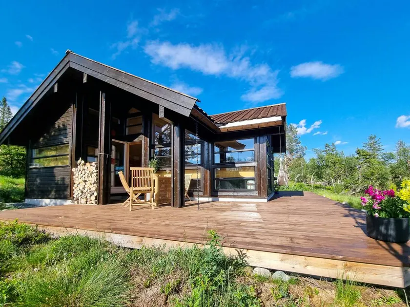 Family-oriented pleasant house with garden & terrace - Image 1
