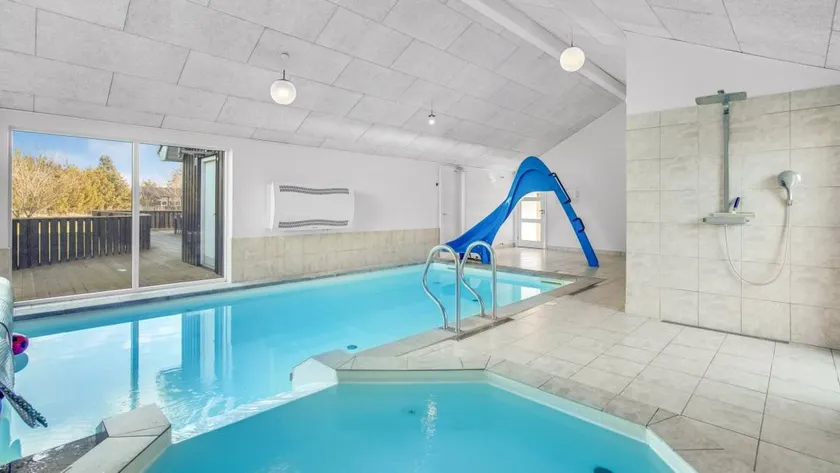 House with garden, sauna & private pool - Image 1
