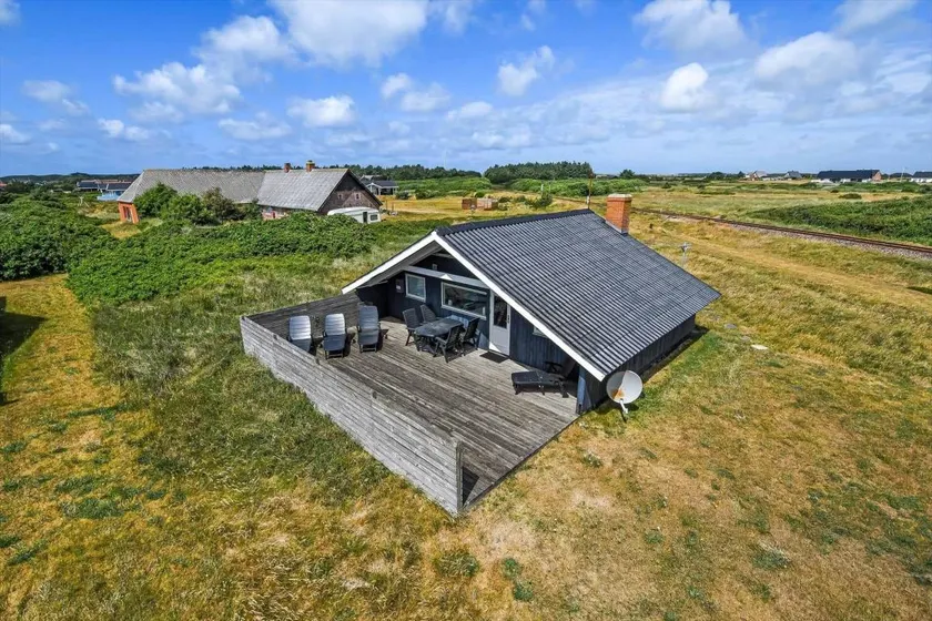 Fully equipped beautiful holiday home with terrace - Image 1